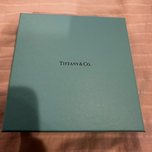 Tiffany & Co. Clear Heart Box - Picture 2 of 6